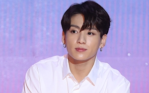 Pose PD sampai Malu Jungkook BTS Menuju Qatar Tuai Gemas Media Korea