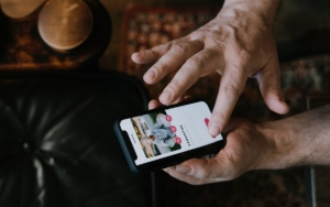Hati-Hati dengan Teman Kencan Online
