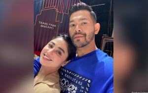 Bertekuk Lutut Berikan Cincin Untuk Dewi Persik, Rian Ibram: Aku Gak Mau Maksa