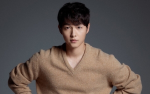 Song Joong Ki Tiba di New York untuk Emmy Awards, Bakal Serahkan Piala Penghargaan