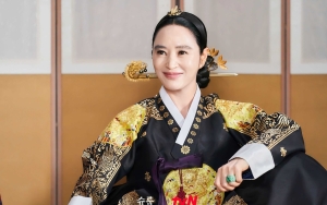 Kim Hye Soo Buat Kagum Para Selir 'Under The Queen's Umbrella'