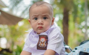 Rayyanza Cipung Ngelawak Pakai Topi Selada, Merek Air Minum Bikin Salfok