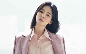 Song Hye Kyo Ikut Nonton 'Under The Queen's Umbrella', Dukung Teman Aktris