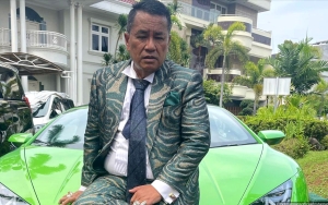 Hotman Paris Langsung Didatangi CEO Usai Kepergok Bawa dan Makan Soto Ayam Di Starbucks