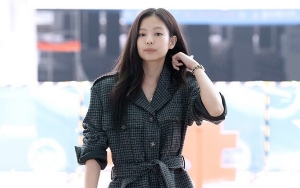 Jennie BLACKPINK Nabrak Tiang di Bandara