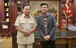 Denny Caknan Unggah Foto Bersama Menhan Prabowo Subianto, Disebut Mirip Bak Anaknya
