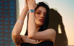 Han So Hee Bak Putri Dongeng dengan Gaun Hijau Mencolok