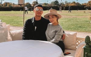 Cara Nikita Willy Tutupi Aurat Saat Pamer Foto Renang Bareng Suami Dipuji