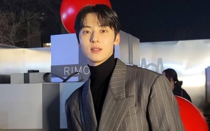 6 Bulan Bersiap, Hwang Minhyun Curhat Putus Asa Hampir Gagal Lihat Aurora