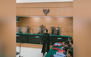 Momen Pilu Nikita Mirzani Peluk Anak Usai Sidang Dispill Sahabat