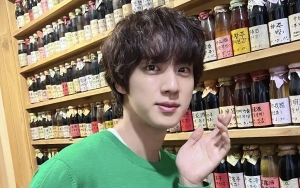 Foto Rambut Cepak Jin BTS jelang Wamil Jadi Bahan Kreatif Meme Untuk ARMY