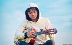 Tri Suaka Buatkan Lagu Untuk Pria Galau di TikTok, Banjir Pujian