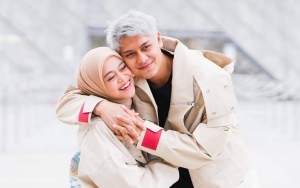 Pose Rizky Billar dan Lesti Kejora Saat Foto Bareng Ali Syakieb-Margin Wieheerm Digunjing