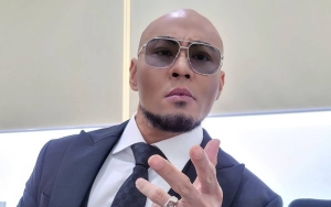 Deddy Corbuzier Tampil Kece Liburan ke London Malah Ramai Digoda Halu Oleh Fans