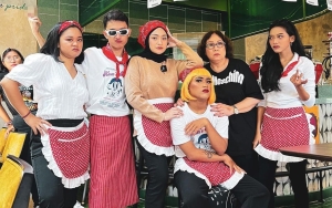 Nenek Nathalie Holscher Malah Terharu Lihat Pelayan Karen's Diner Hingga Beri Tips