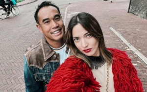 Ardi Bakrie Pakai Baju Robek Saat Liburan Bareng Nia Ramadhani, Harganya Ternyata Gak Kaleng-kaleng