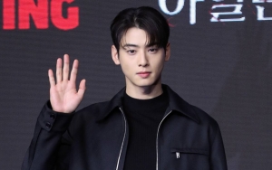 Pose Nyeleneh Cha Eun Woo ASTRO di Prescon 'Island' Dikomentari Unik Media Korea