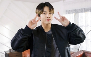 Leher Tebal Jungkook BTS Tuai Sorotan