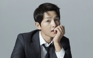 Ekspresi Pacar Bule Lihat Song Joong Ki Peluk Cewek Lain Disorot