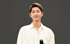Pacar Song Joong Ki Diduga Pernah Tunangan dengan Konglomerat Italia