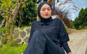 Nathalie Holscher Akui Sempat Terbesit Keinginan Lepas Hijab di Momen Down