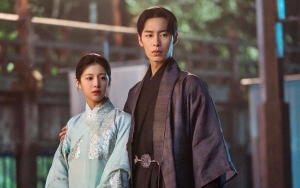 Lee Jae Wook Dibocorkan Mulai Bucin Go Yoon Jung di 'Alchemy of Souls 2'
