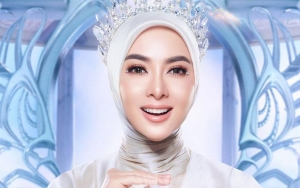 Heboh Isu Chat Mesum Syahrini, Tulisan Bahasa Inggris Curi Fokus