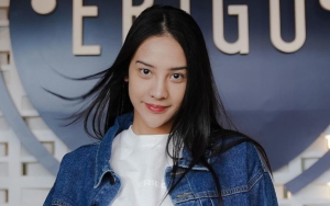 Anya Geraldine Pamer Skill Main Ski di US, Damagenya Bukan Main