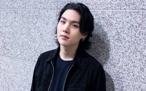 Suga BTS Bagi Foto Buka-Bukaan, Misteri Tato Persahabatan Jadi Perdebatan