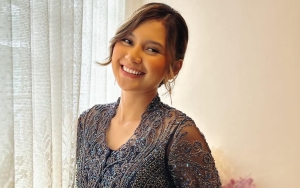 Indah Permatasari Tulis Pesan Menyentuh di Foto Saat Sang Ibu Berangkat Umrah