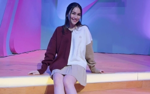 Detik-Detik Ayu Ting Ting Kepleset Ketika Tampil Live, Attitude Pasca Jatuh Dipuji Profesional