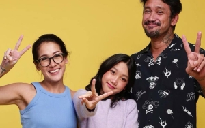 Gaya Parenting Dicibir, Tora Sudiro Bangga Umumkan Putri Bungsu Terjun Ke Dunia Entertain