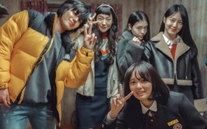 Kontras dengan Perannya, Jung Ji So Malah Asyik Pesta Bareng Geng Pembully 'The Glory'