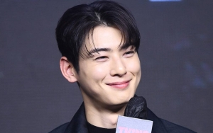 Cha Eunwoo ASTRO Tiba-tiba Buat 'Wajah Jelek' Usai Malu Lihat Foto-foto Seksinya Sendiri