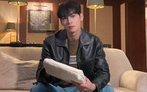 Aksi Seksinya Viral, Cha Eunwoo ASTRO Pancarkan Getaran Beda Saat Syuting 'Island'