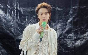 Jin BTS Hampir Nangis di Detik-Detik Mikrofon Kesayangan Rusak