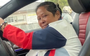 Jalani Amputasi, Suti Karno Pertama Kali Bagikan Momen Pakai Kaki Palsu