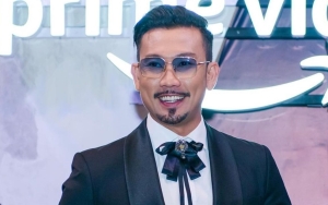 Kelakuan Denny Sumargo Hadiri Kondangan Rekan Artis Pancing Gelak Tawa