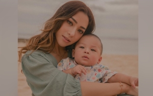 Nikita Willy Tak Gendong Baby Izz atau Beri Gadget Saat Makan, Gaya Parenting Diacungi Jempol