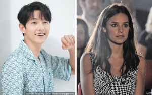 Song Joong Ki dan Katy Louise Saunders