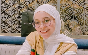Leher Lesti Kejora Ngintip Tak Tertutup Hijab Tuai Pro Kontra
