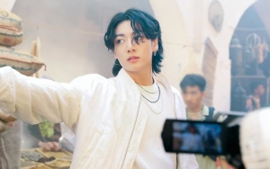 Jungkook BTS Sempatkan Diri Seru-seruan Selama di Qatar, Momen Renang Curi Fokus