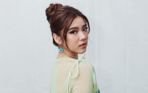 Terlalu Ketat, Kostum Tiara Andini Saat Manggung Diejek Gak Banget