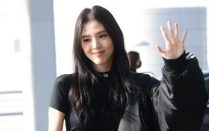 Gemar Pamer Gaya Fashion Unik di Sosmed, Han So Hee Pamer Kaki Penuh Tato