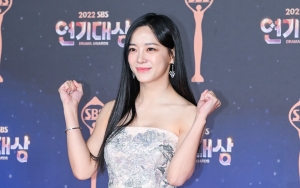 Kim Sejeong Sempat Takut Saat Dibuntuti Polisi Indonesia