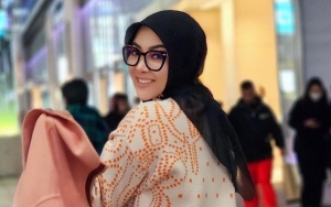 Diduga Lupa Edit Foto, Bentuk Tubuh Syahrini Disebut Tak Sinkron