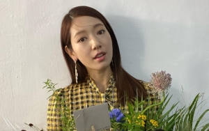Park Shin Hye Pamer Momen Vintage di Bali