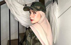 Putri Anne Amuk Cewek-cewek yang Nongkrong Depan Rumahnya Hingga Sebar Fotonya Tak Pakai Hijab