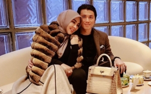 Syahrini Diingatkan Soal Karma Usai Pose Reino Barack Didekat Wanita Cantik Jadi Sorotan