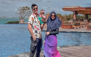 Aksi Moana Bergegas Manjat Begitu Dengar Ria Ricis-Teuku Ryan Bakal Pergi Tuai Sorotan